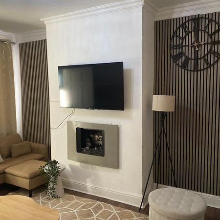 Modern Townhouse-Free Parking-Games Room-Fast W-Ifi Manchester Extérieur photo