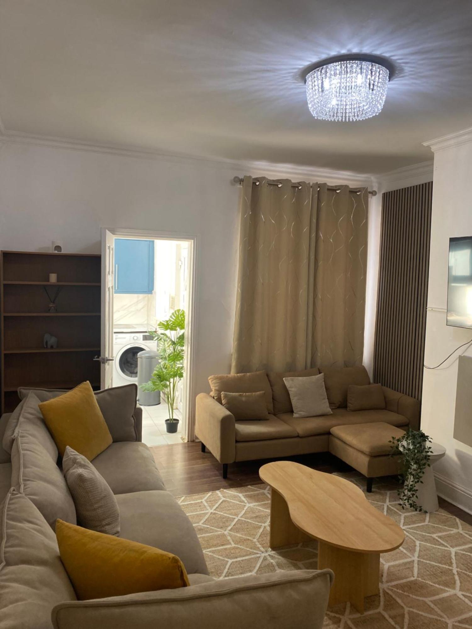 Modern Townhouse-Free Parking-Games Room-Fast W-Ifi Manchester Extérieur photo